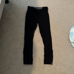 Lululemon Black 2 legging 